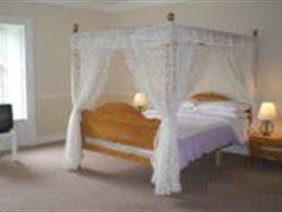 SPECIAL OFFER: Four Poster Double Suite Hedgefield House